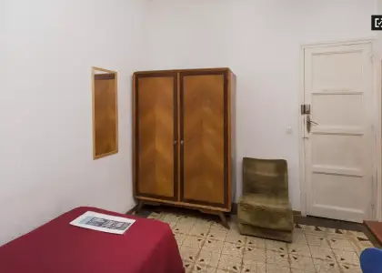 Se alquila habitación en piso compartido de 7 habitaciones en Gaztambide en Madrid
