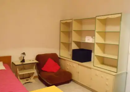 Se alquila habitación en piso compartido de 7 habitaciones en Gaztambide en Madrid