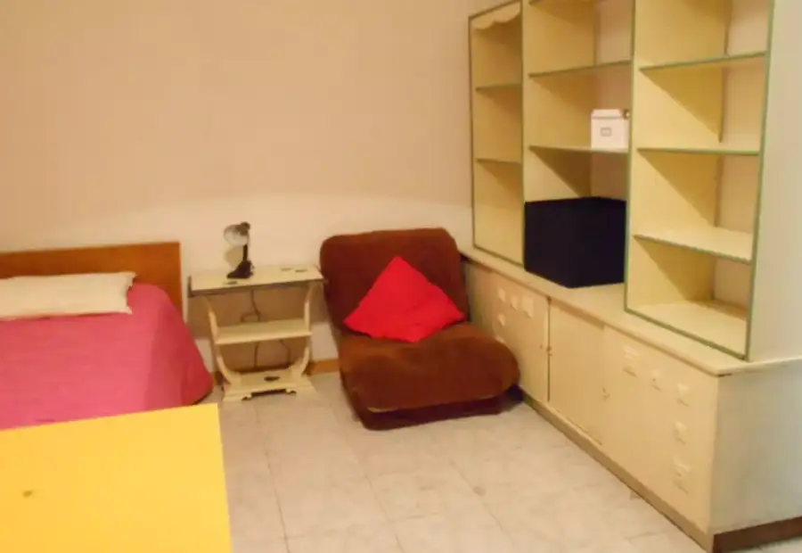 Se alquila habitación en piso compartido de 7 habitaciones en Gaztambide en Madrid