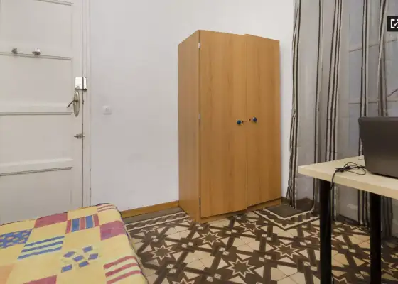 Se alquila habitación en piso compartido de 7 habitaciones en Gaztambide en Madrid