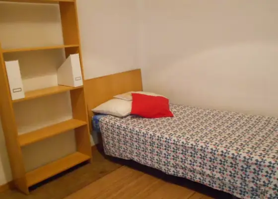 Se alquila habitación en piso compartido de 7 habitaciones en Gaztambide en Madrid