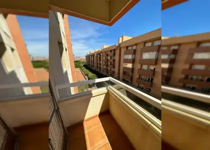 Se alquila habitación en piso compartido en Almería en Almería