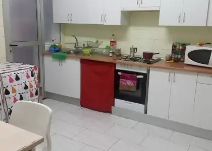Se alquila habitación en piso de 2 dormitorios en Vistabella, Murcia en Murcia