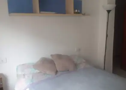 Se alquila habitación en piso de 2 dormitorios en Vistabella, Murcia en Murcia