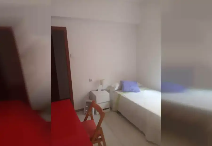 Se alquila habitación en piso de 2 dormitorios en Vistabella, Murcia en Murcia