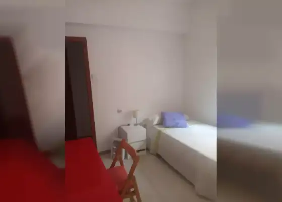 Se alquila habitación en piso de 2 dormitorios en Vistabella, Murcia