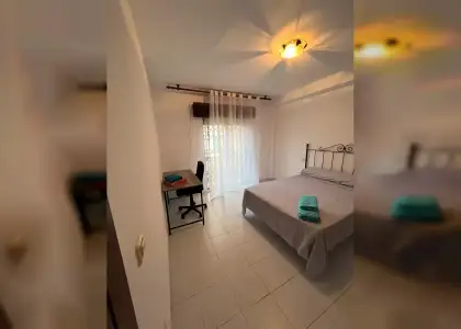 Se alquila habitación en piso de 3 dormitorios en El Zapillo en Almería