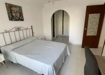 Se alquila habitación en piso de 3 dormitorios en El Zapillo en Almería