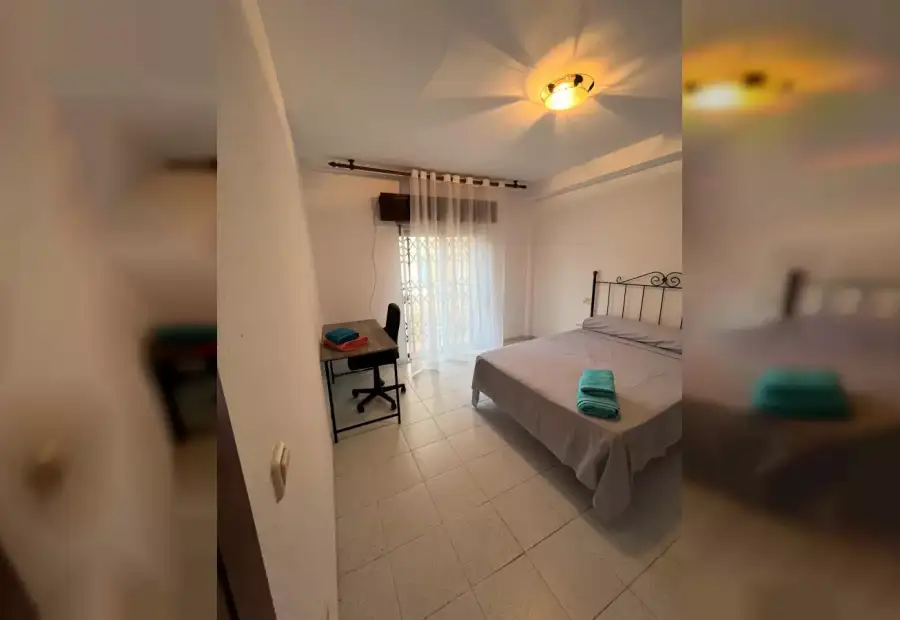 Se alquila habitación en piso de 3 dormitorios en El Zapillo en Almería