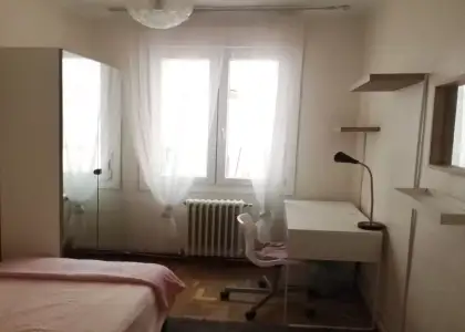 Se alquila habitación en piso de 3 habitaciones en Pamplona en Pamplona