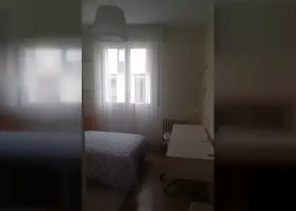 Se alquila habitación en piso de 3 habitaciones en Pamplona en Pamplona