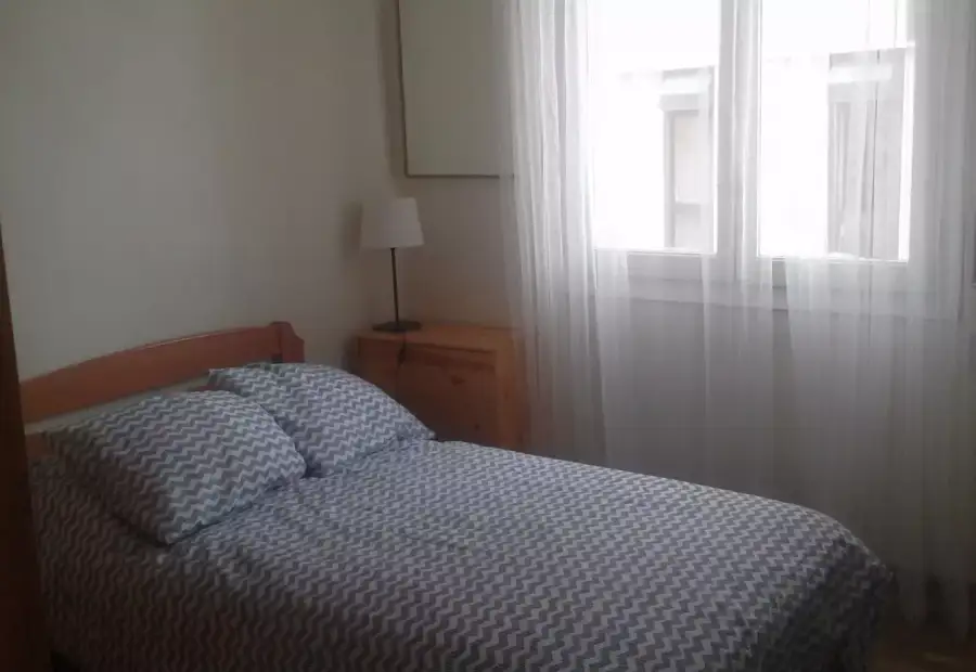 Se alquila habitación en piso de 3 habitaciones en Pamplona en Pamplona