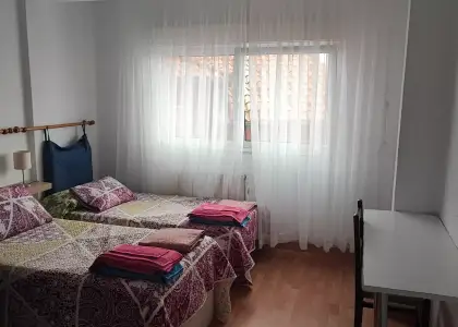 Se alquila habitación en piso de 3 habitaciones en San Roque, Santander en Santander