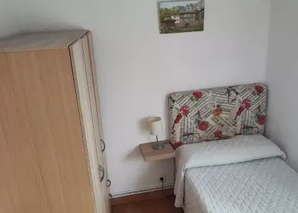 Se alquila habitación en piso de 3 habitaciones en San Roque, Santander en Santander