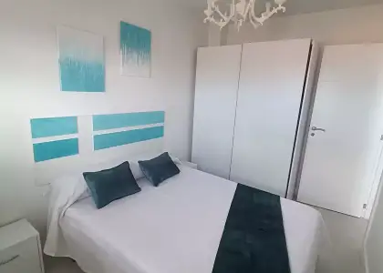 Se alquila habitación en piso de 3 habitaciones en Santander en Santander