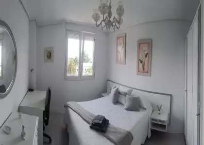 Se alquila habitación en piso de 3 habitaciones en Santander en Santander