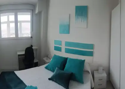Se alquila habitación en piso de 3 habitaciones en Santander en Santander