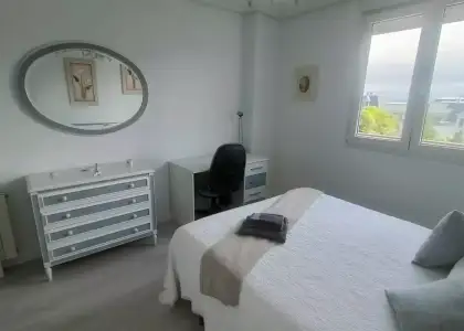 Se alquila habitación en piso de 3 habitaciones en Santander en Santander