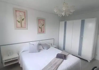 Se alquila habitación en piso de 3 habitaciones en Santander en Santander