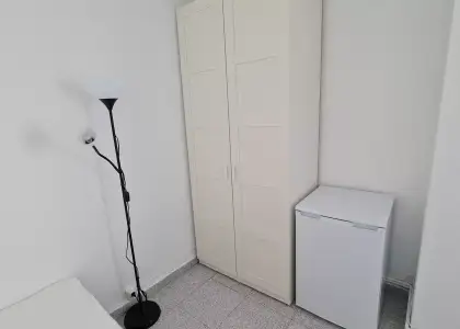 Se alquila habitación en piso de 4 habitaciones en Zaragoza en Zaragoza