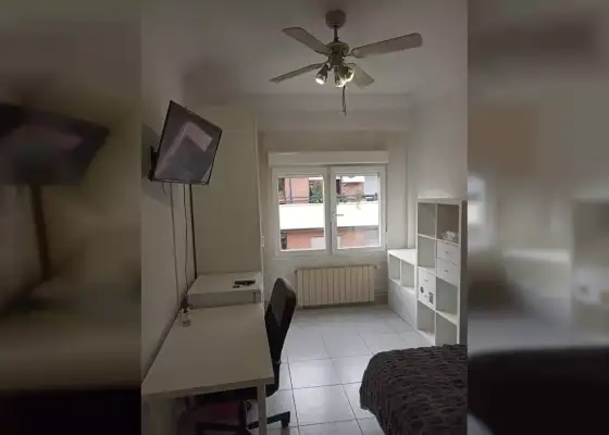 Se alquila habitación en piso de 4 habitaciones en Zaragoza