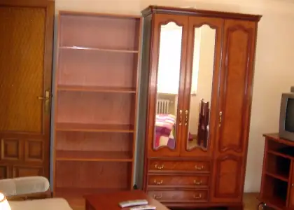 Se alquila habitación en piso de 5 dormitorios en Salamanca - Mujeres en Salamanca