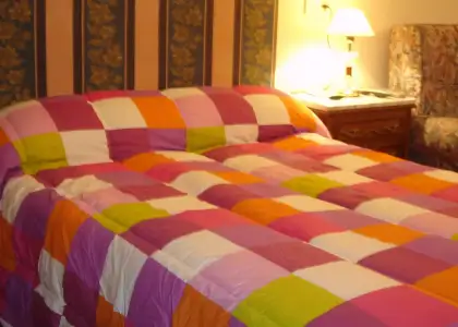 Se alquila habitación en piso de 5 dormitorios en Salamanca - Mujeres en Salamanca