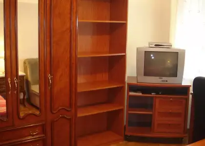 Se alquila habitación en piso de 5 dormitorios en Salamanca - Mujeres en Salamanca