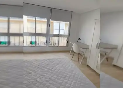 Se alquila habitación en piso de 5 habitaciones en Almería en Almería
