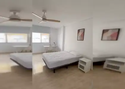 Se alquila habitación en piso de 5 habitaciones en Almería en Almería