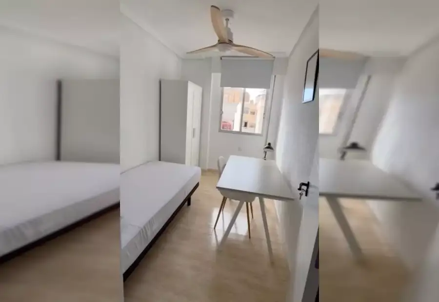 Se alquila habitación en piso de 5 habitaciones en Almería en Almería