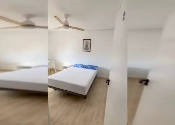 Se alquila habitación en piso de 5 habitaciones en Almería