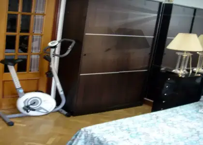 Se alquila habitación en piso de 5 habitaciones en Salamanca - Mujeres en Salamanca