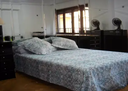 Se alquila habitación en piso de 5 habitaciones en Salamanca - Mujeres en Salamanca