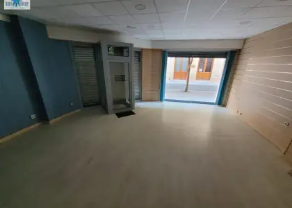 Se alquila local comercial centrico en Albacete