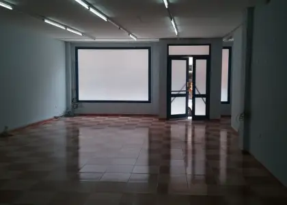 Se alquila local comercial en perfecto estado a escasos metros del centro en Manzanares