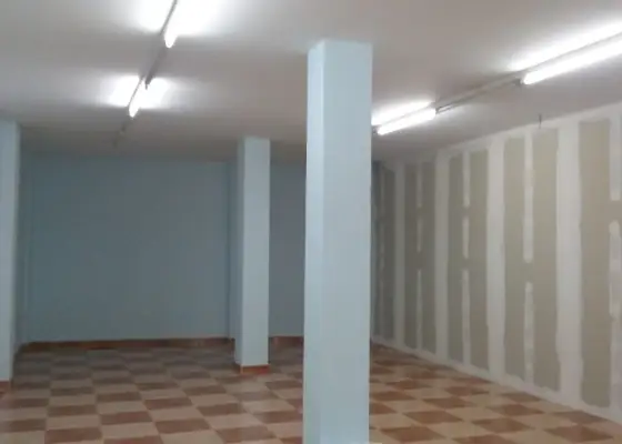 Se alquila local comercial en perfecto estado a escasos metros del centro en Manzanares