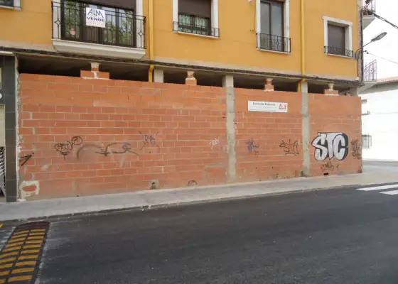 Se alquila local comercial en zona del hospital en Manzanares