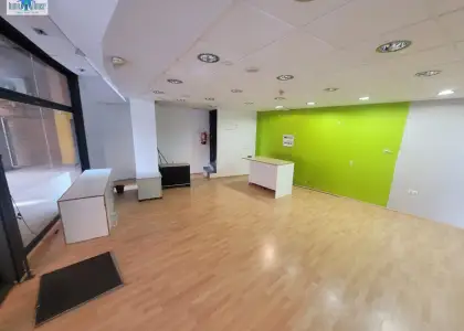Se alquila o vende local zona centro en Albacete