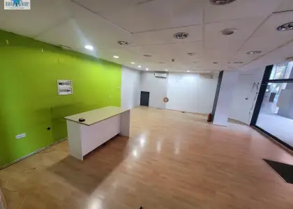 Se alquila o vende local zona centro en Albacete