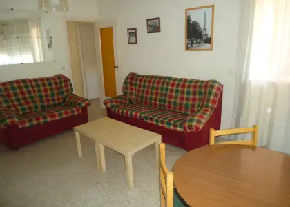 Se alquila piso de tres dormitorios en zona nuevo Manzanares en Manzanares
