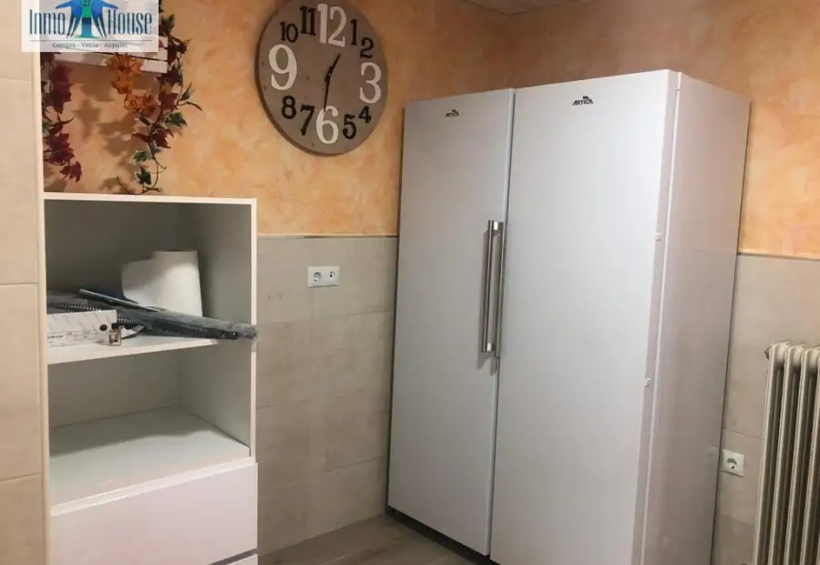 se alquilan habitación para estudiantes con calefacción agua y wifi incluido en el precio en Albacete