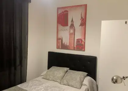 Se alquilan habitaciones en apartamento de 3 dormitorios en Bilbao en Bilbao