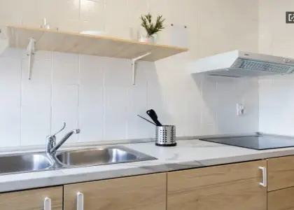 Se alquilan habitaciones en apartamento de 4 habitaciones en Puente De Vallecas en Madrid