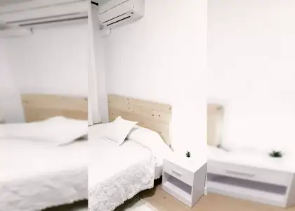 Se alquilan habitaciones en apartamento de 5 habitaciones en Parque De Juan De Austria en Valladolid