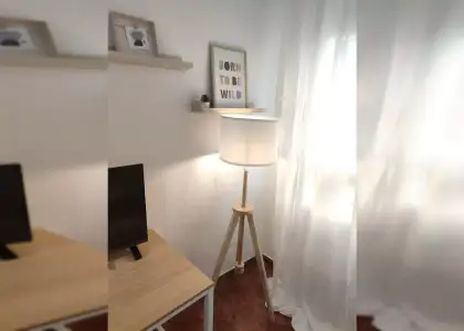 Se alquilan habitaciones en apartamento de 5 habitaciones en Parque De Juan De Austria en Valladolid