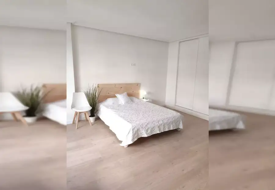Se alquilan habitaciones en apartamento de 5 habitaciones en Parque De Juan De Austria en Valladolid