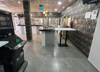 Se traspasa negocio - Poligono Campollano en Albacete
