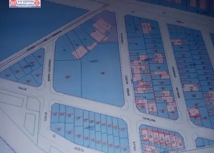 SE VENDE 4.889 m/2 ZONA AVD. PABLO IGLESIAS, EN alcázar de san juan en Alcázar de San Juan
