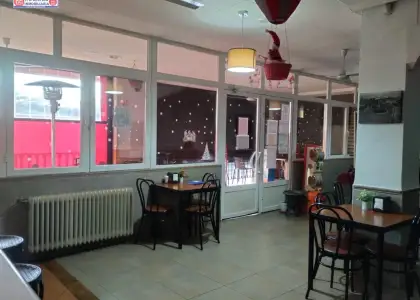 Se vende cafeteria y vivienda en el centro de Pedro Muñoz(ciudad real) negocio con actividad en Pedro Muñoz